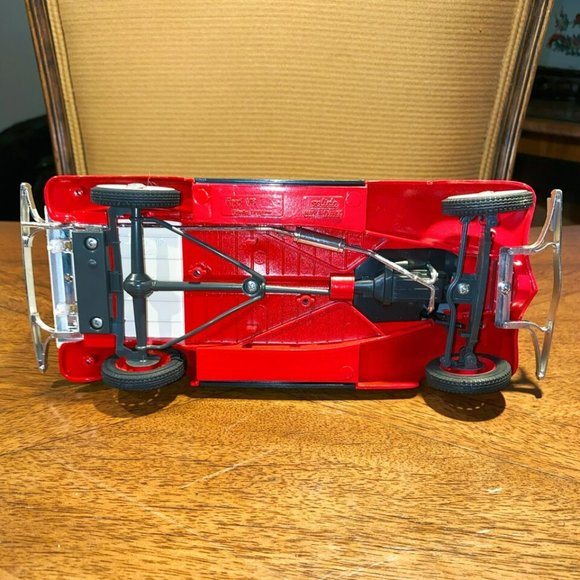 Solido Ford V8 Pick Up 1936 Beck’s Red & White Model Truck 1/19 Scale - Picture 6 of 7